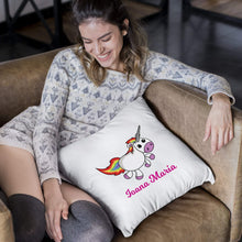 Încarcă imaginea în vizualizatorul Galerie, Pernă personalizată cu Unicorn + Nume | DTG
