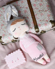 Încarcă imaginea în vizualizatorul Galerie, Păpușă personalizată Pink Angela Doll 42cm
